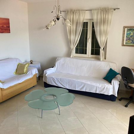 Apartments Ruza Примоштен Екстер'єр фото